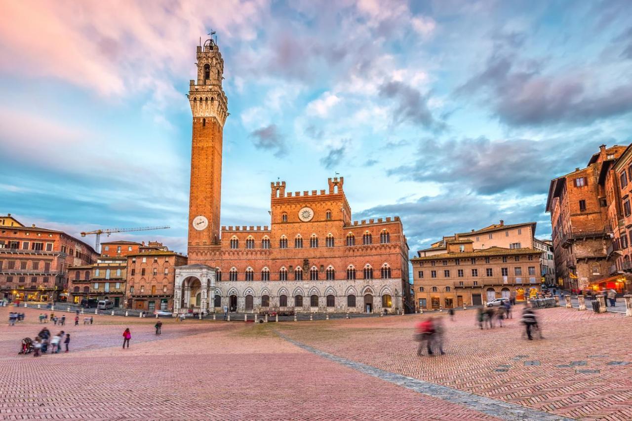 Sisters' Home - Appartamento Nel Centro Storico Con Terrazzo, Aria Condizionata E Vasca Da Bagno Siena Bagian luar foto