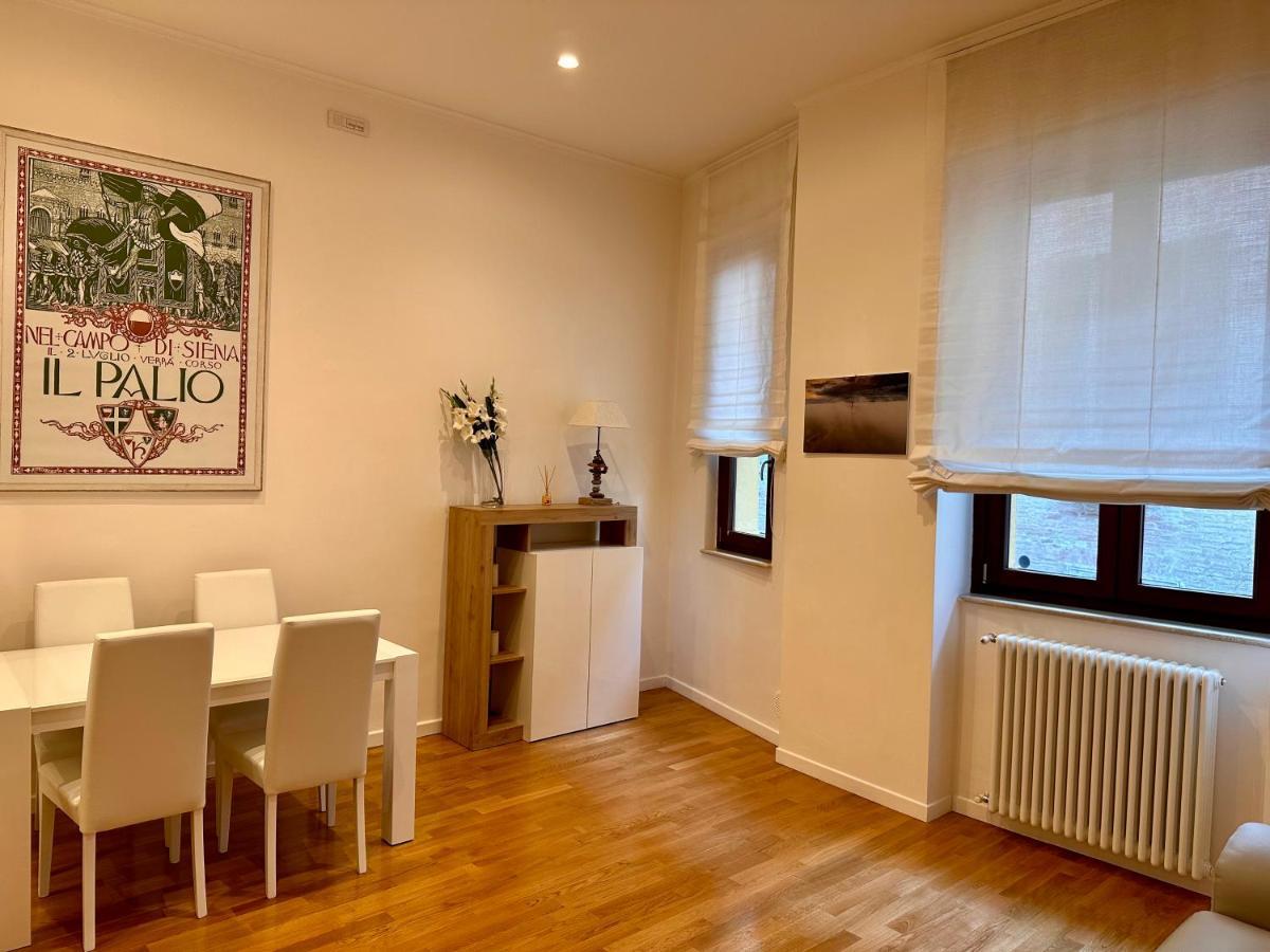 Sisters' Home - Appartamento Nel Centro Storico Con Terrazzo, Aria Condizionata E Vasca Da Bagno Siena Bagian luar foto
