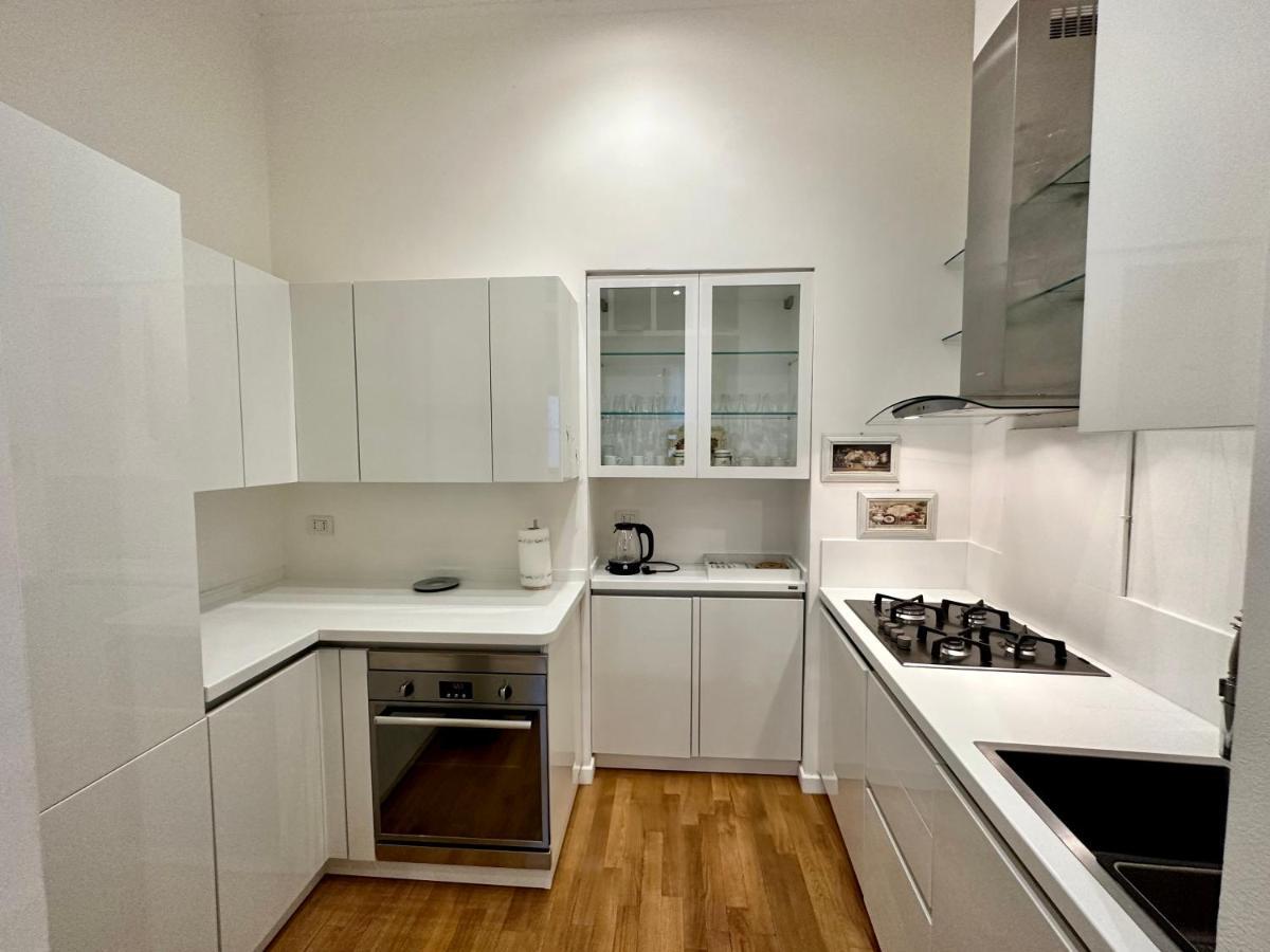 Sisters' Home - Appartamento Nel Centro Storico Con Terrazzo, Aria Condizionata E Vasca Da Bagno Siena Bagian luar foto
