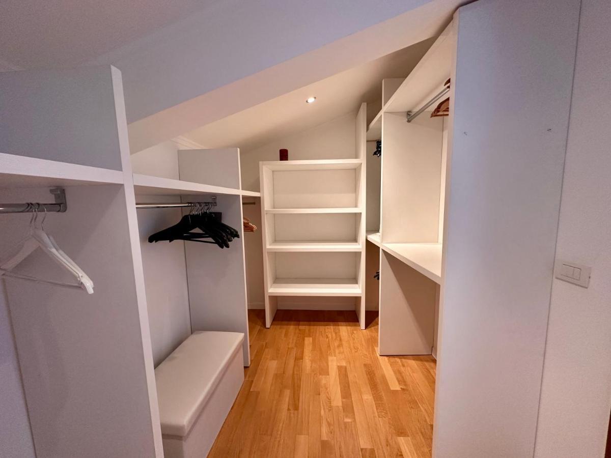 Sisters' Home - Appartamento Nel Centro Storico Con Terrazzo, Aria Condizionata E Vasca Da Bagno Siena Bagian luar foto