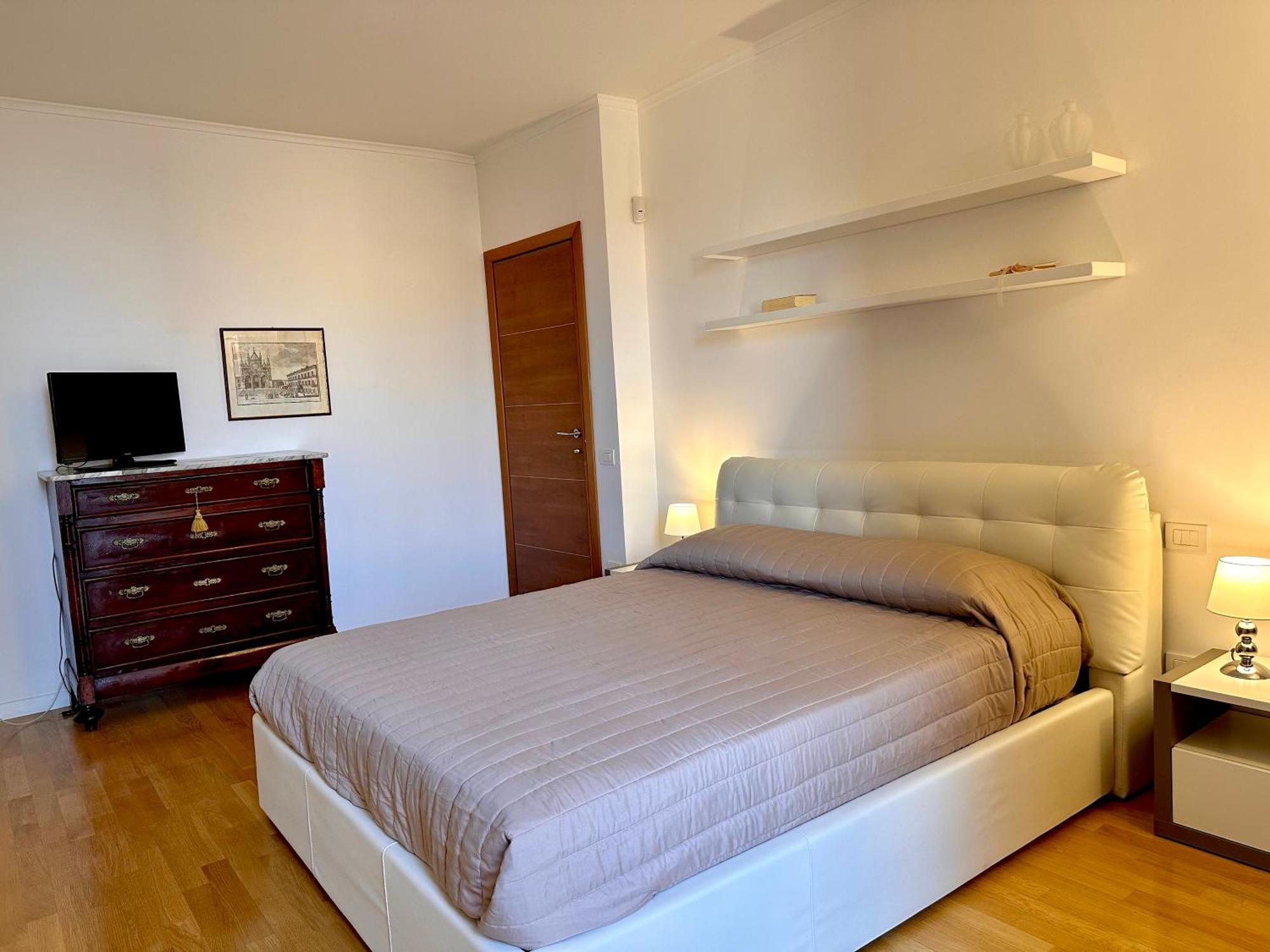Sisters' Home - Appartamento Nel Centro Storico Con Terrazzo, Aria Condizionata E Vasca Da Bagno Siena Bagian luar foto