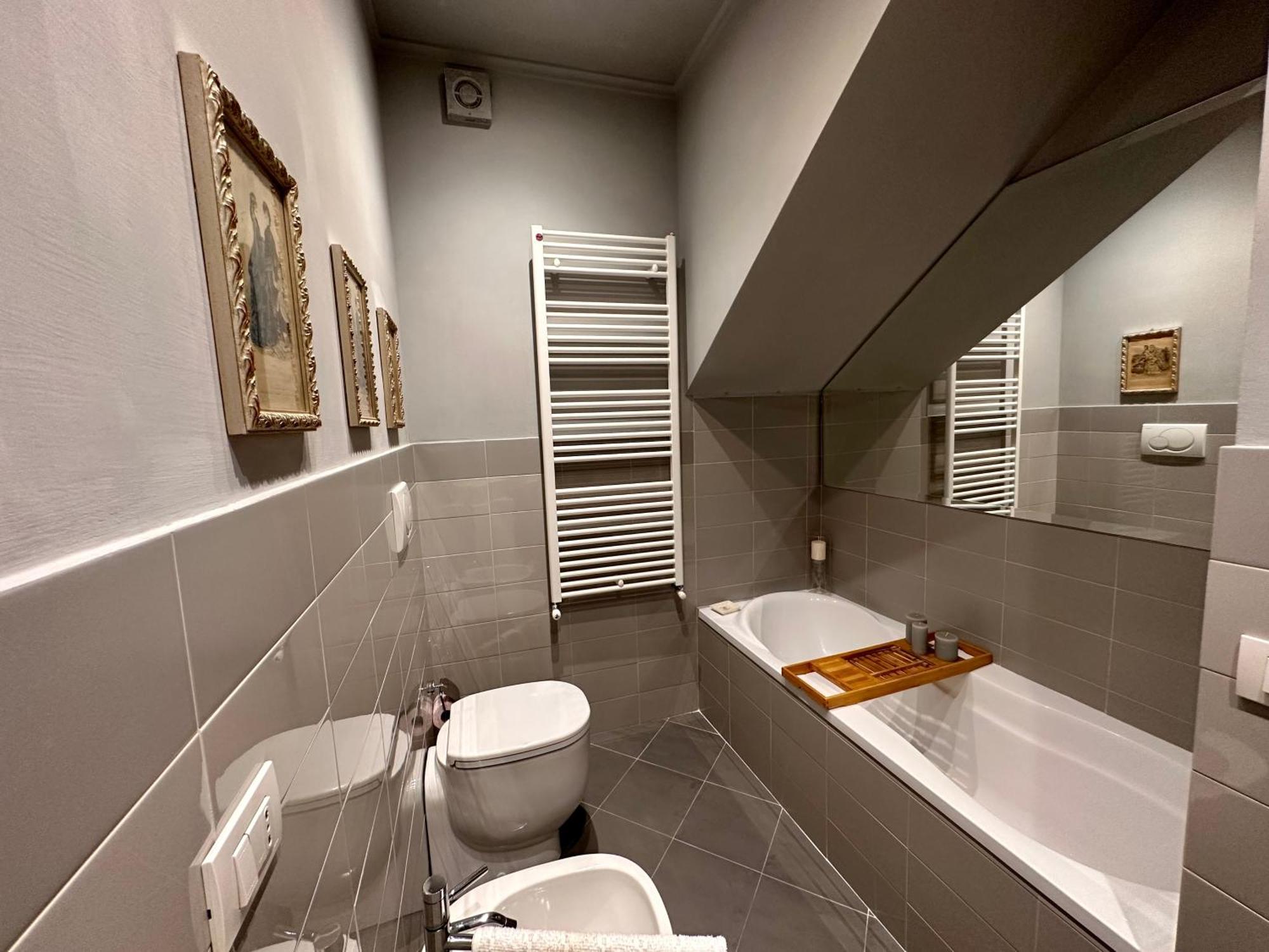 Sisters' Home - Appartamento Nel Centro Storico Con Terrazzo, Aria Condizionata E Vasca Da Bagno Siena Bagian luar foto
